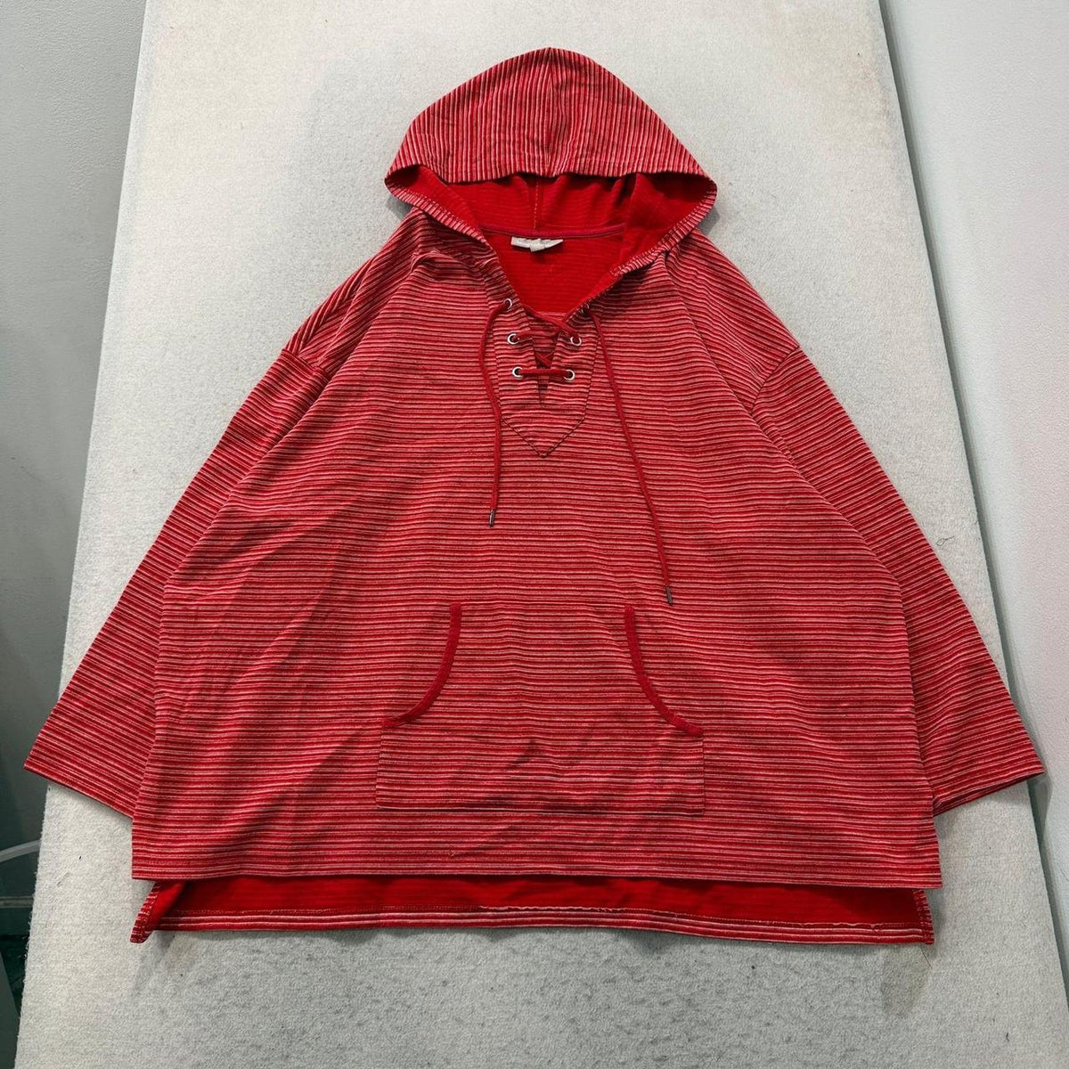 Vintage Y2K 2000's Women's Red Striped Oversized Pullover Hoodie