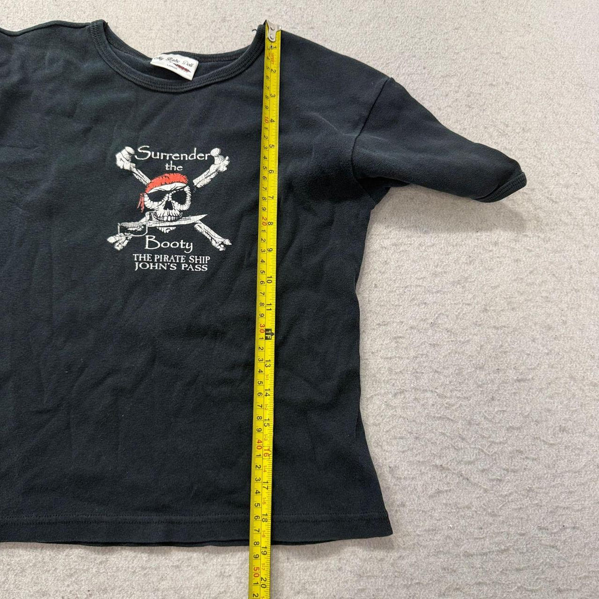 Vintage Y2K 2000's Women's Black Boxy Faded Graphic Tee