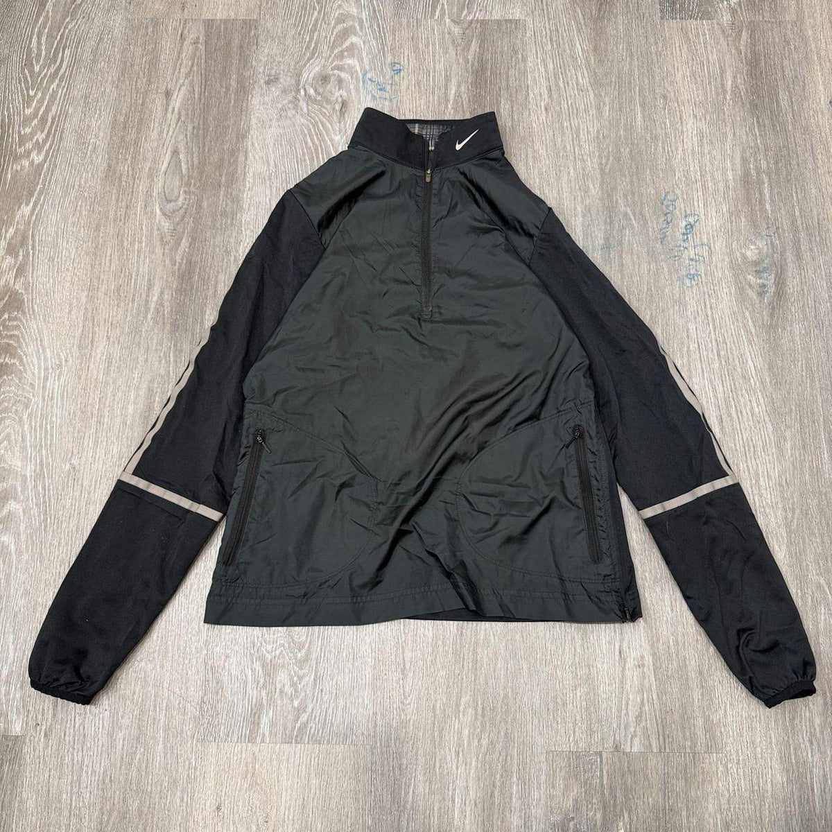 Vintage Y2K 2000's Women's Nike Black Zip Up Windbreaker Jacket