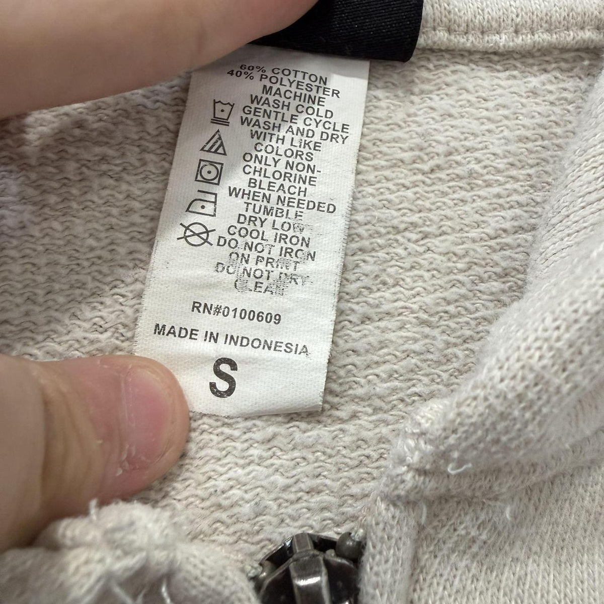 Vintage Y2K 2000's Junkfood Cream Oversized Graphic Zip Up Hoodie