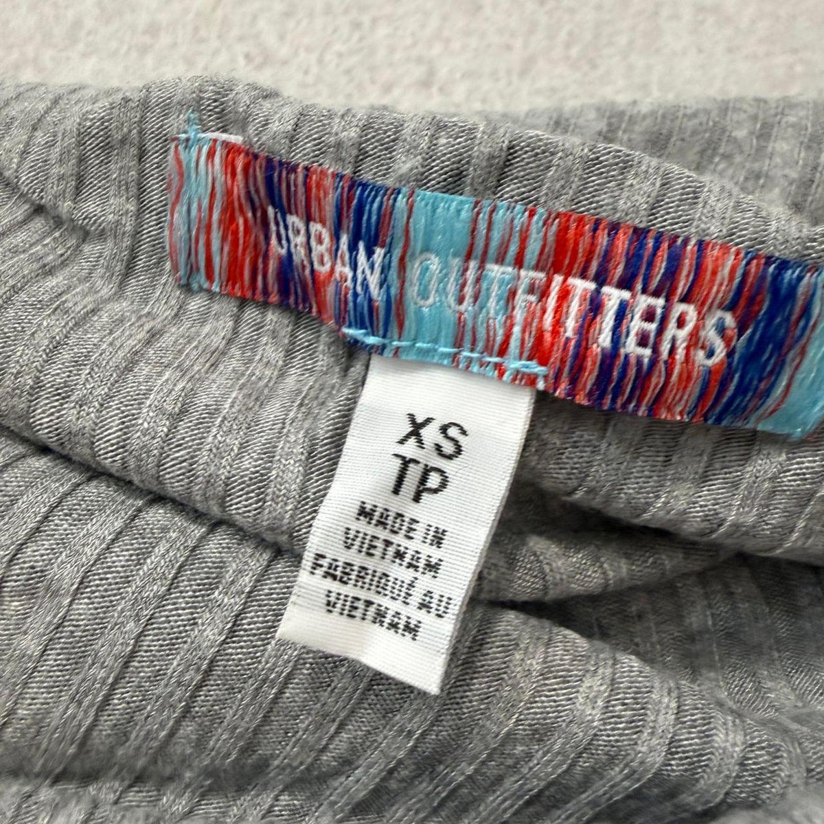 Vintage Y2K 2000's Urban Outfitters Grey Distressed Off-Shoulder Ribbed Crop Top