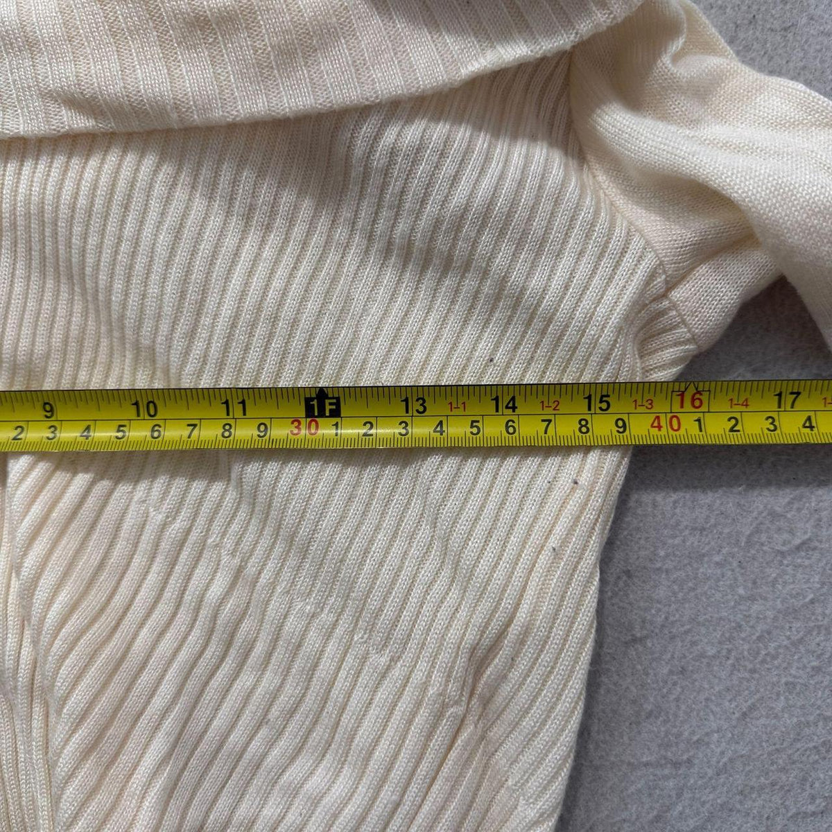 Vintage Y2K 2000's Venus Cream Ribbed Off-Shoulder Long Sleeve Top