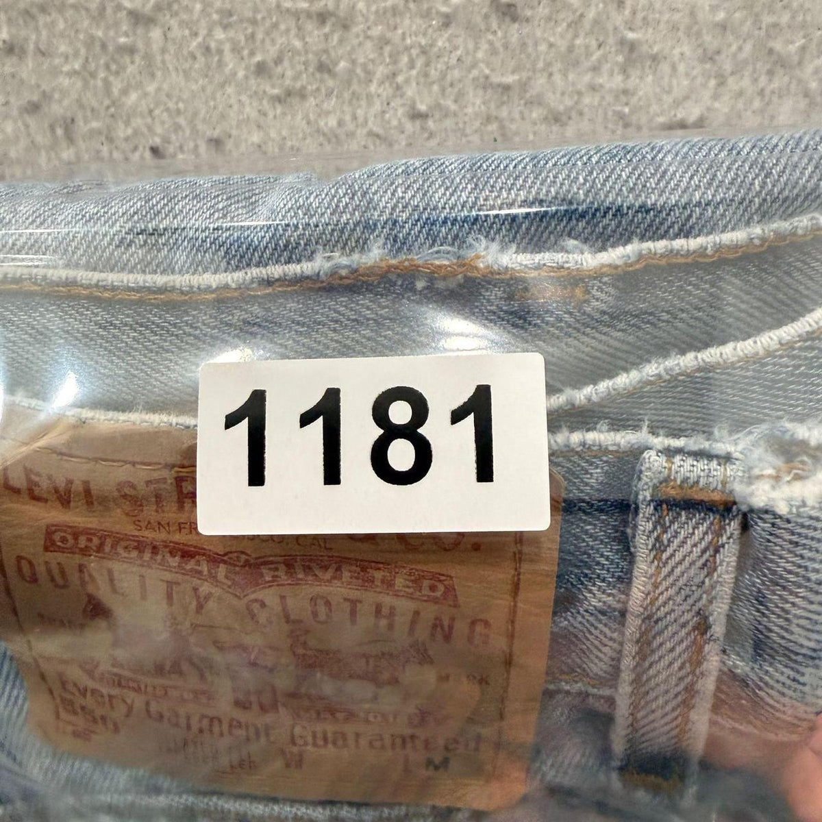 Vintage 90s Levi's 550 Faded Relaxed Jeans