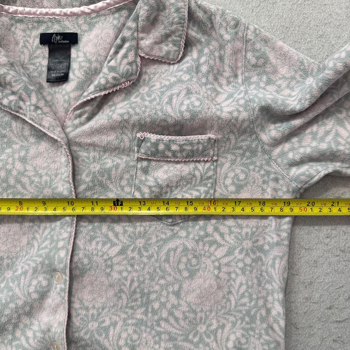 Vintage Y2K 2000's Women's Aria Pink Damask Boxy Button-Up Shirt