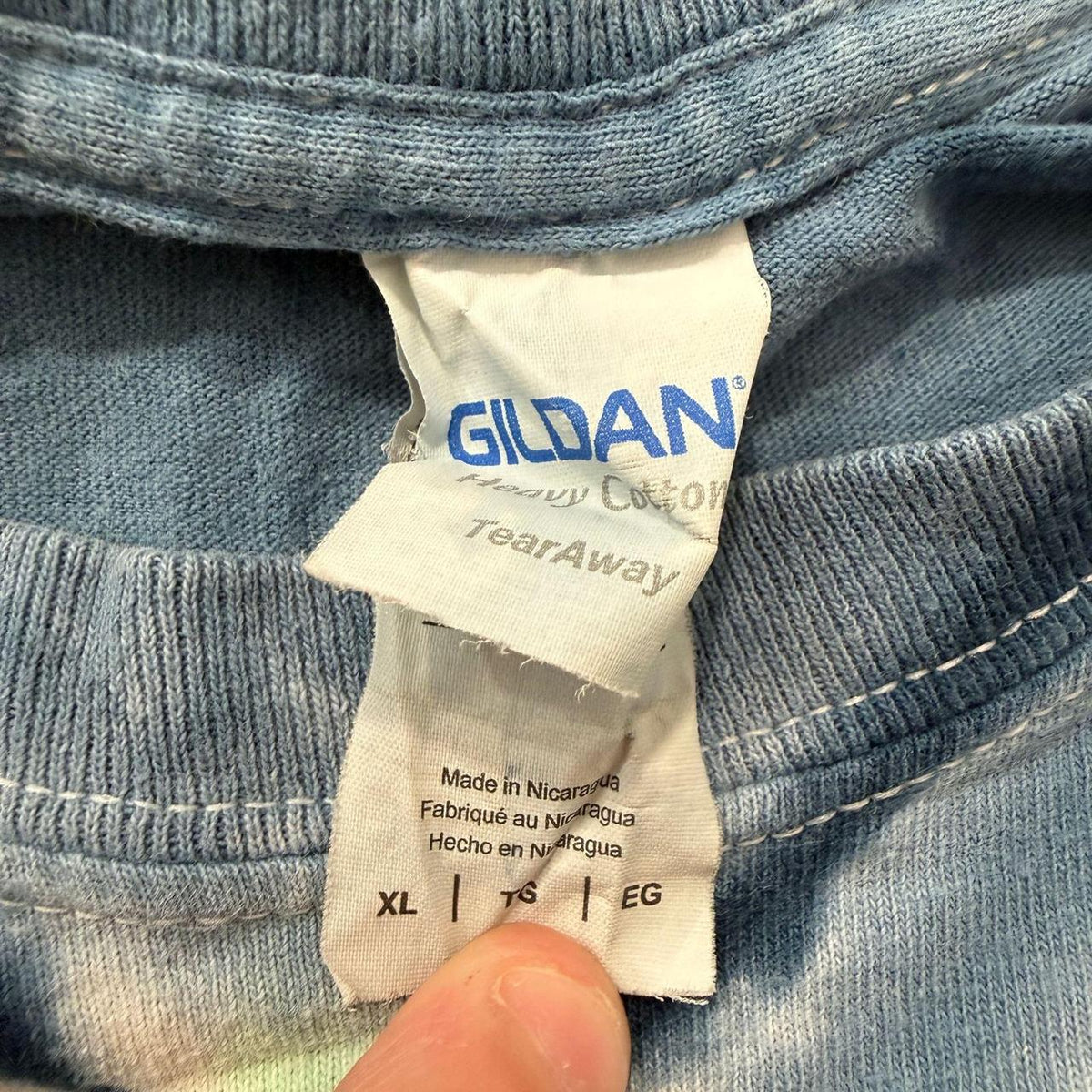 Vintage Y2K 2000's Gildan Navy Tie-Dye Faded Oversized Graphic Tee