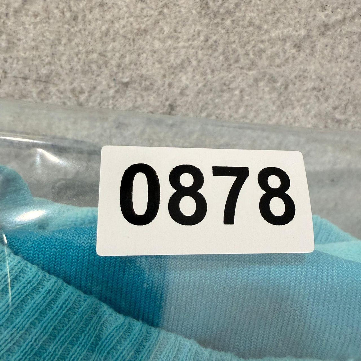 Vintage Y2K 2000's Women's Aileen Turquoise Color-Block Oversized Velour Sweatshirt