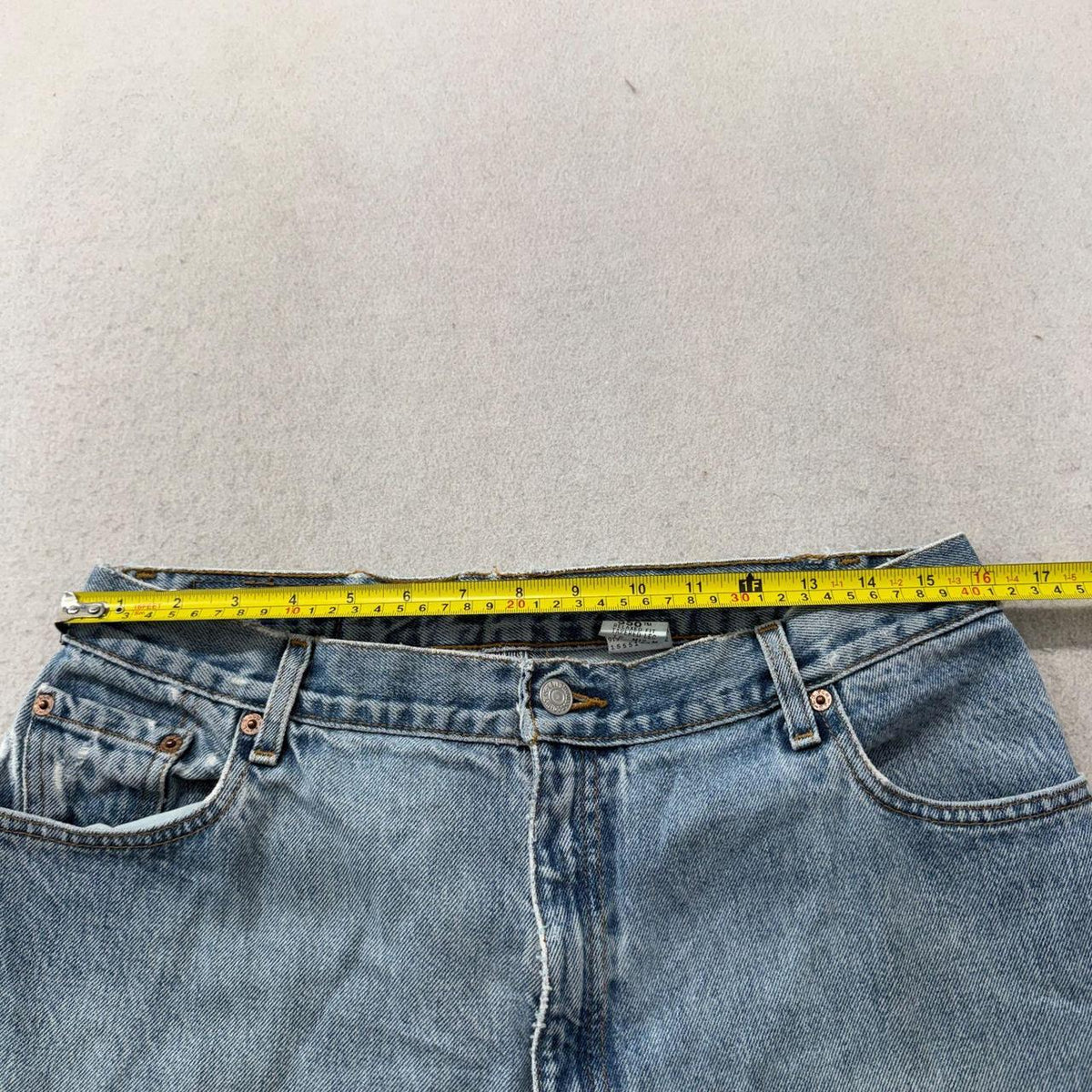Vintage 90s Levi's 550 Faded Relaxed Jeans