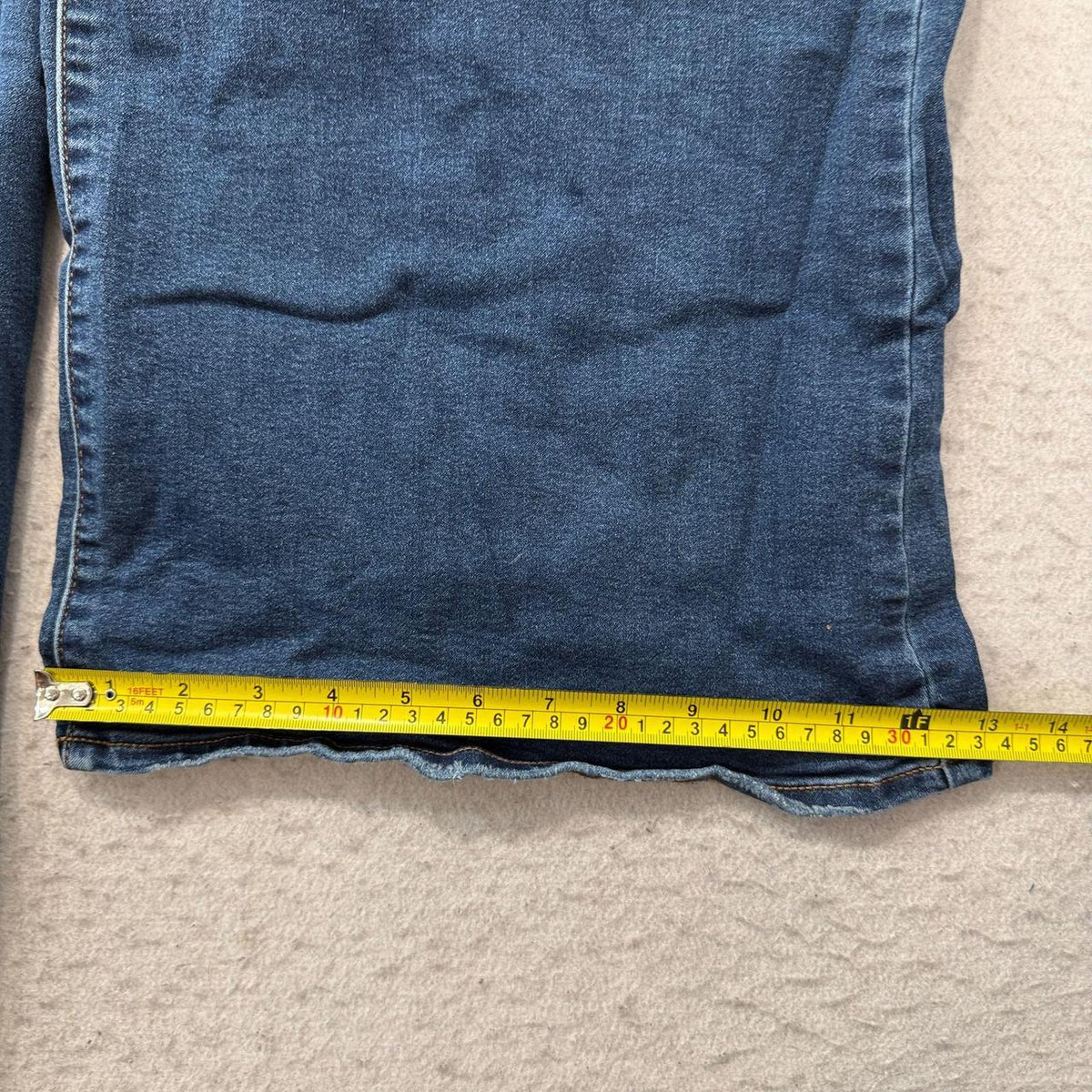 Vintage Y2K 2000's Women's Wide Leg Faded Jeans