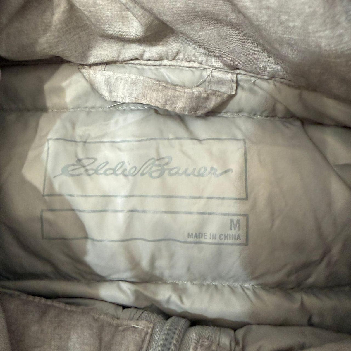 Vintage Y2K 2000's Women's Eddie Bauer Beige Boxy Puffer Jacket