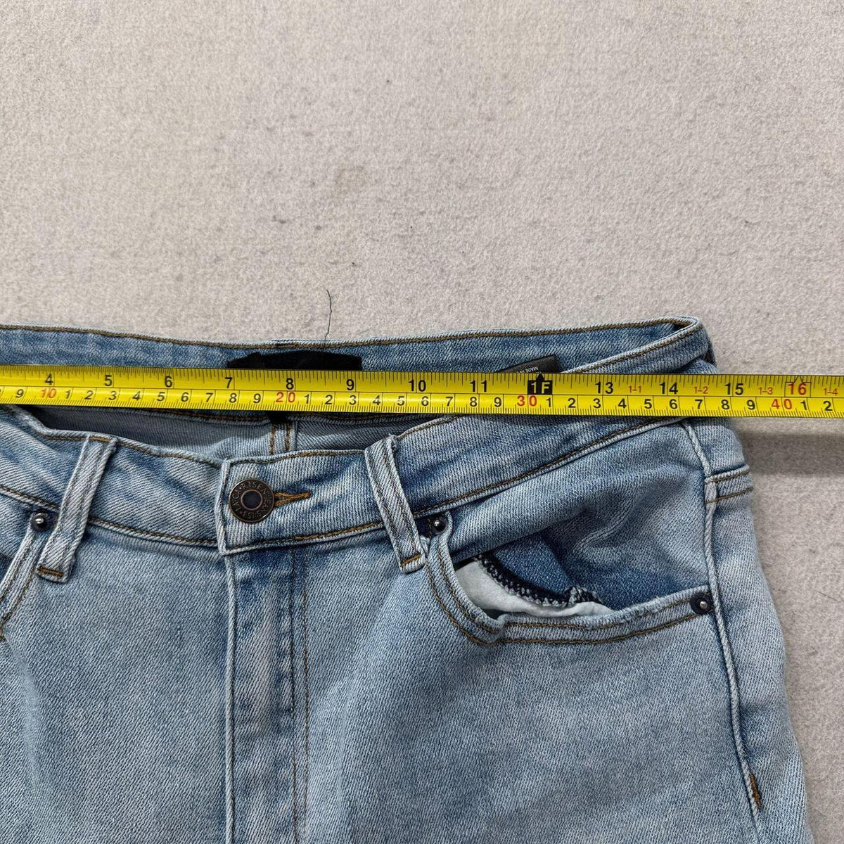 Vintage Y2K 2000's Women's RISEN Faded Wide Leg Jeans