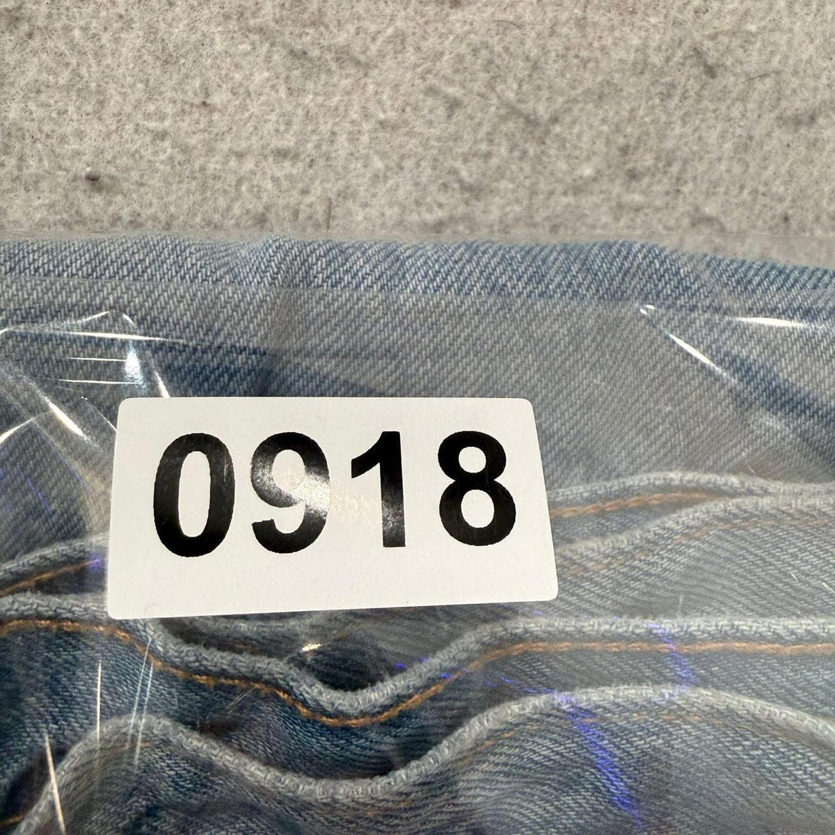 Vintage Y2K 2000's Women's Universal Thread Baggy Faded Jeans