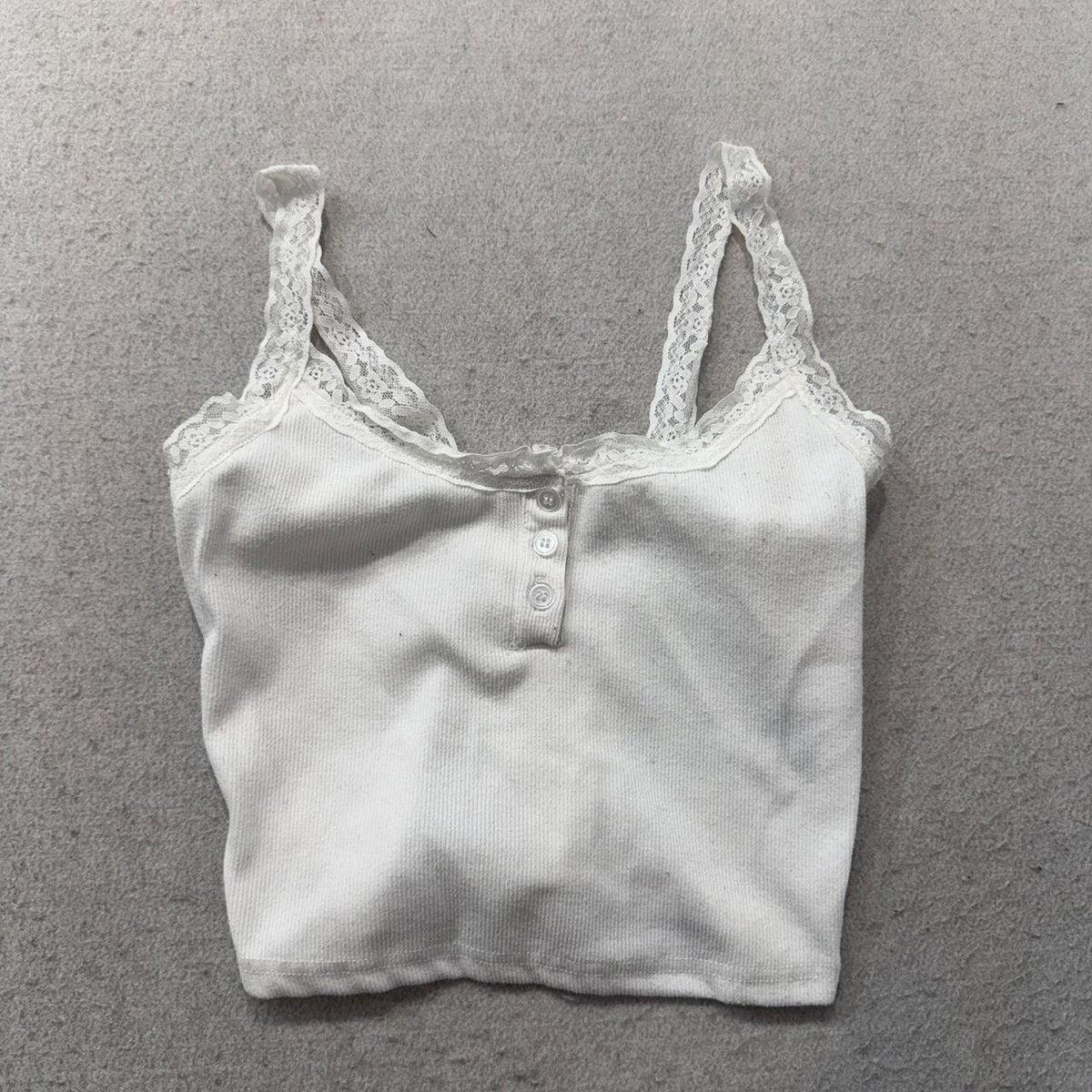 Vintage Y2K 2000's Women's Dazy White Lace Trim Ribbed Camisole