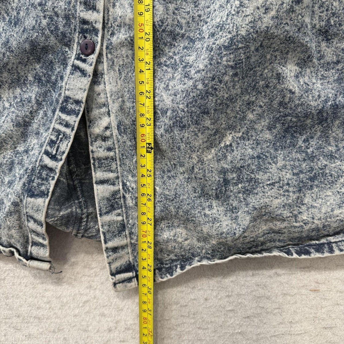 Vintage 90s Women's Faded Open Leg Acid Wash Denim Shorts