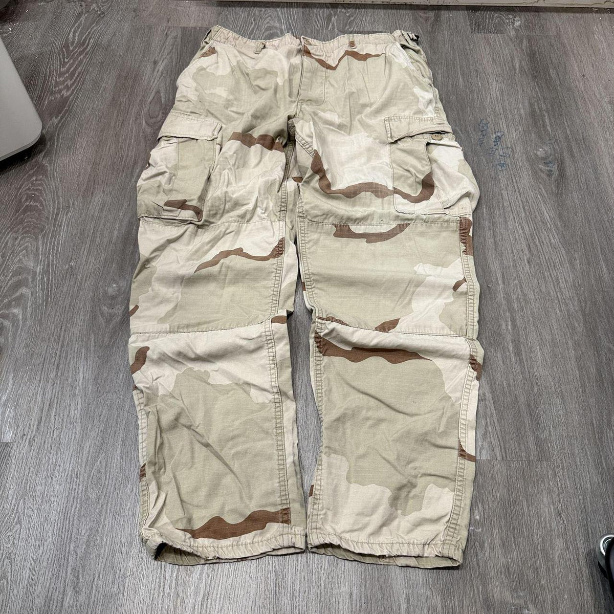 Vintage Y2K 2000's Khaki Camo Baggy Faded Cargo Pants