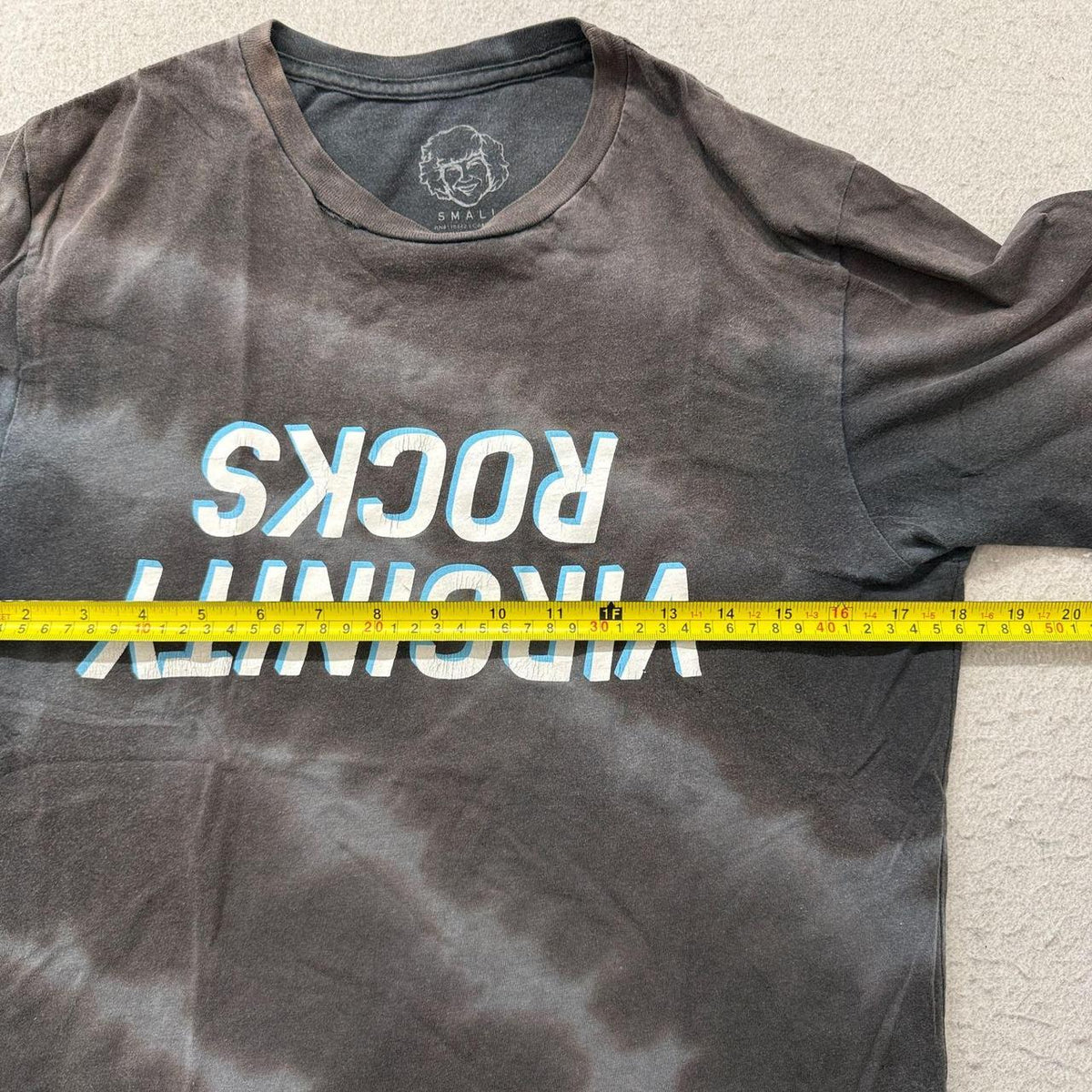 Vintage Y2K 2000's Charcoal Grey Grunge Graphic Tee
