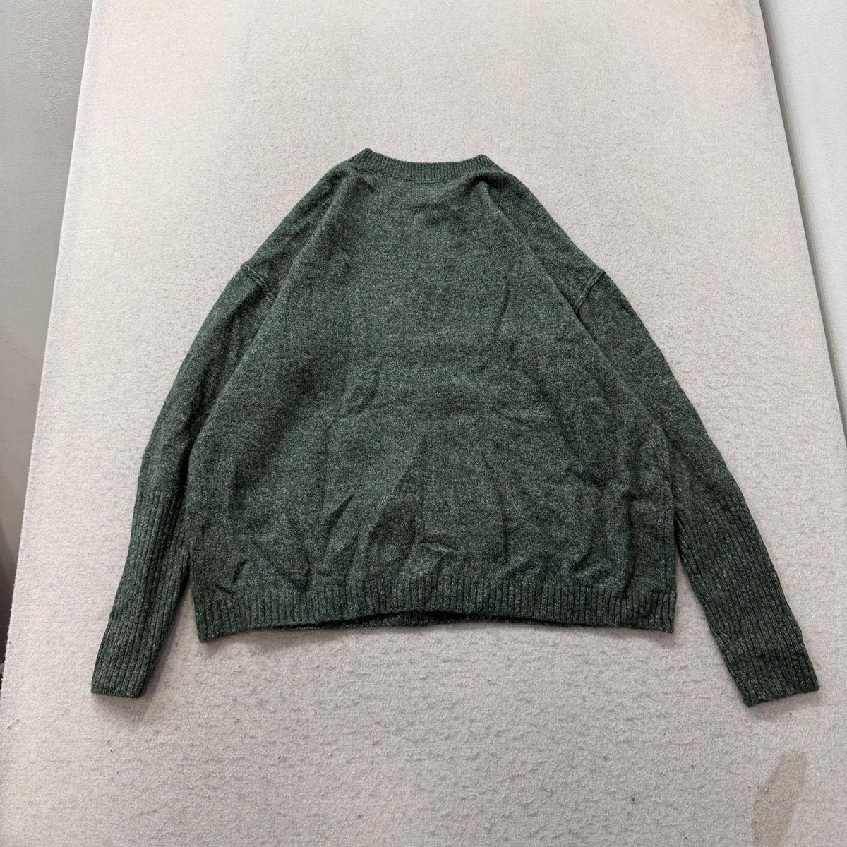Vintage Y2K 2000's Women's Sage Green Boxy Wool Blend Crew Neck Sweater