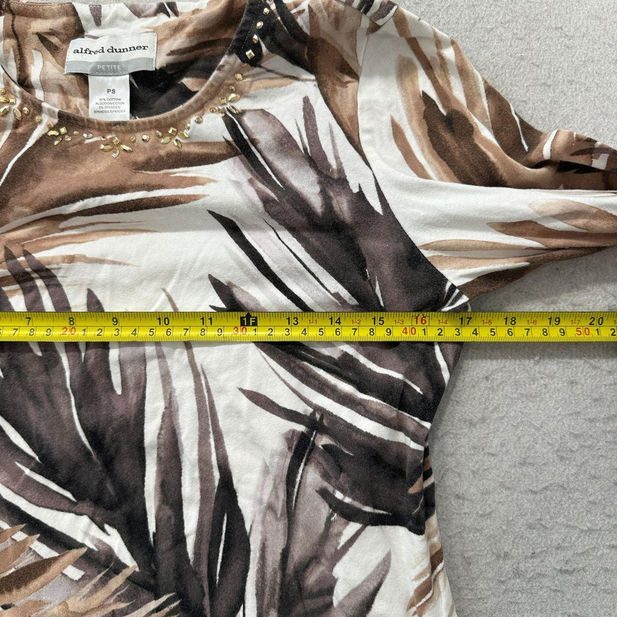 Vintage Y2K 2000's Women's Alfred Dunner Cream Boxy Abstract Blouse