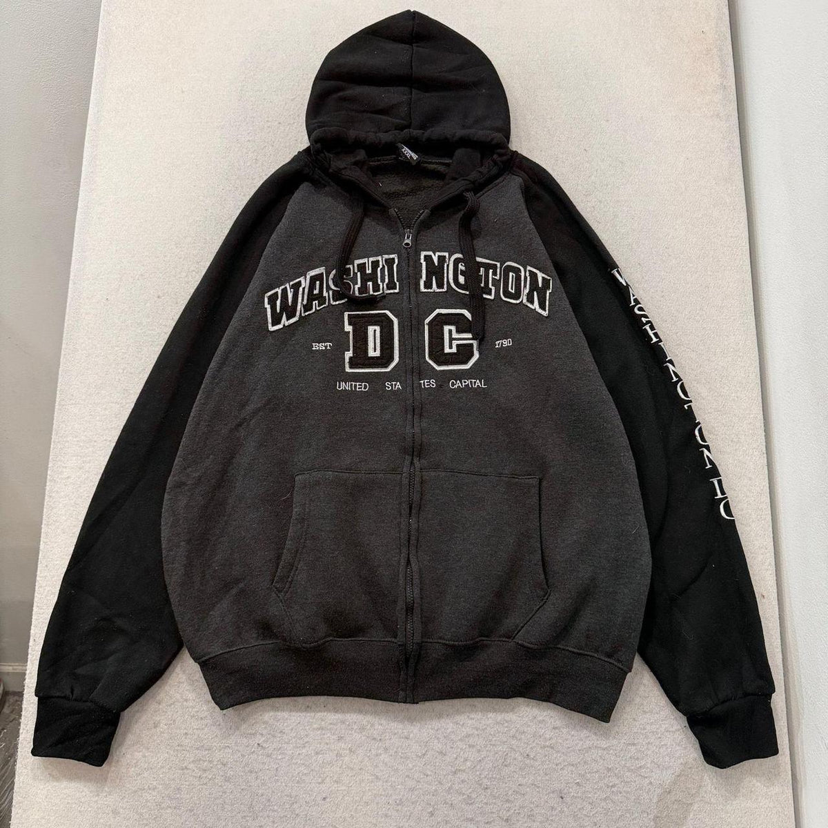 Vintage Y2K 2000's Oversized Graphic Zip Up Charcoal Hoodie