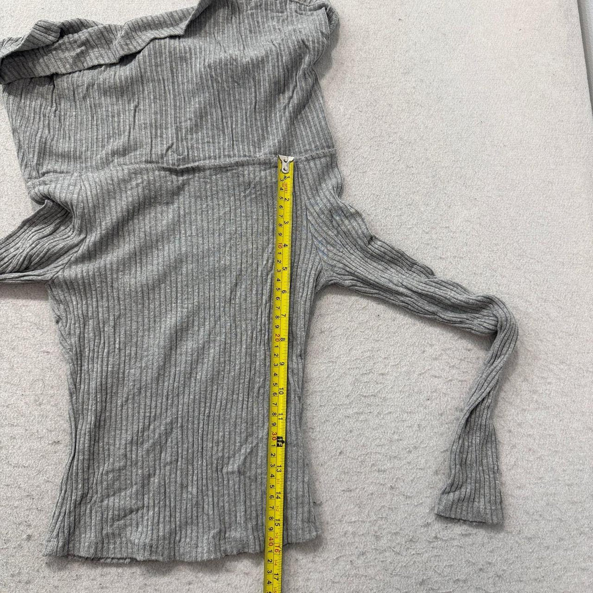 Vintage Y2K 2000's Urban Outfitters Grey Distressed Off-Shoulder Ribbed Crop Top