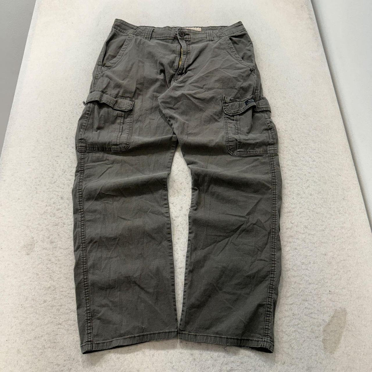 Vintage Y2K 2000's Wrangler Grey Faded Baggy Cargo Pants