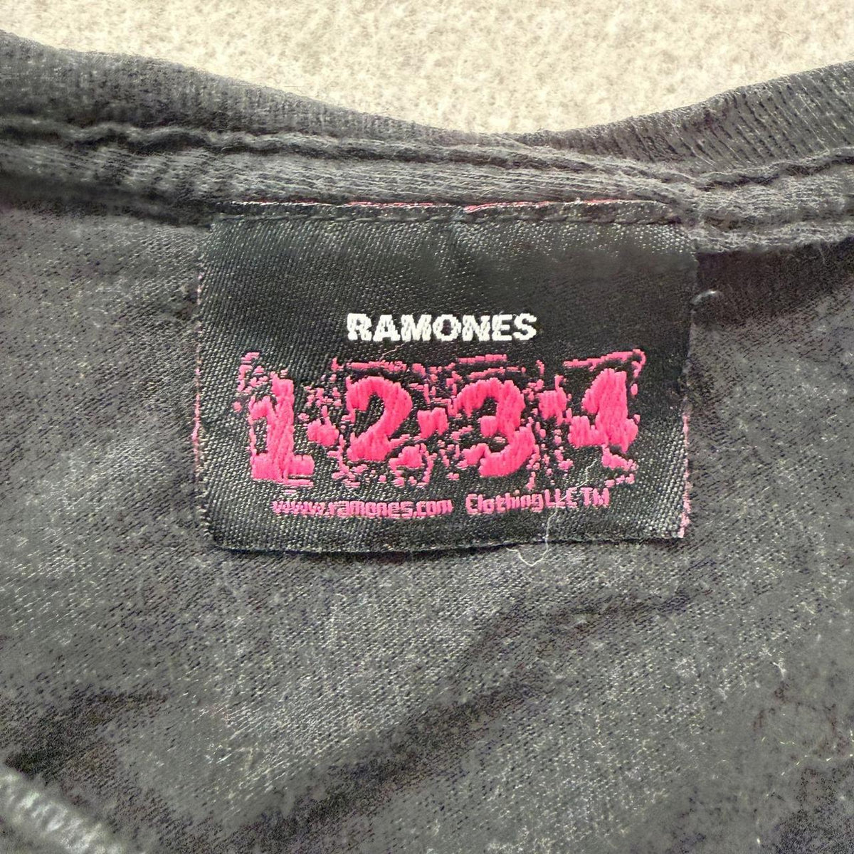 Vintage Y2K 2000's Ramones Black Faded Distressed Graphic Tee