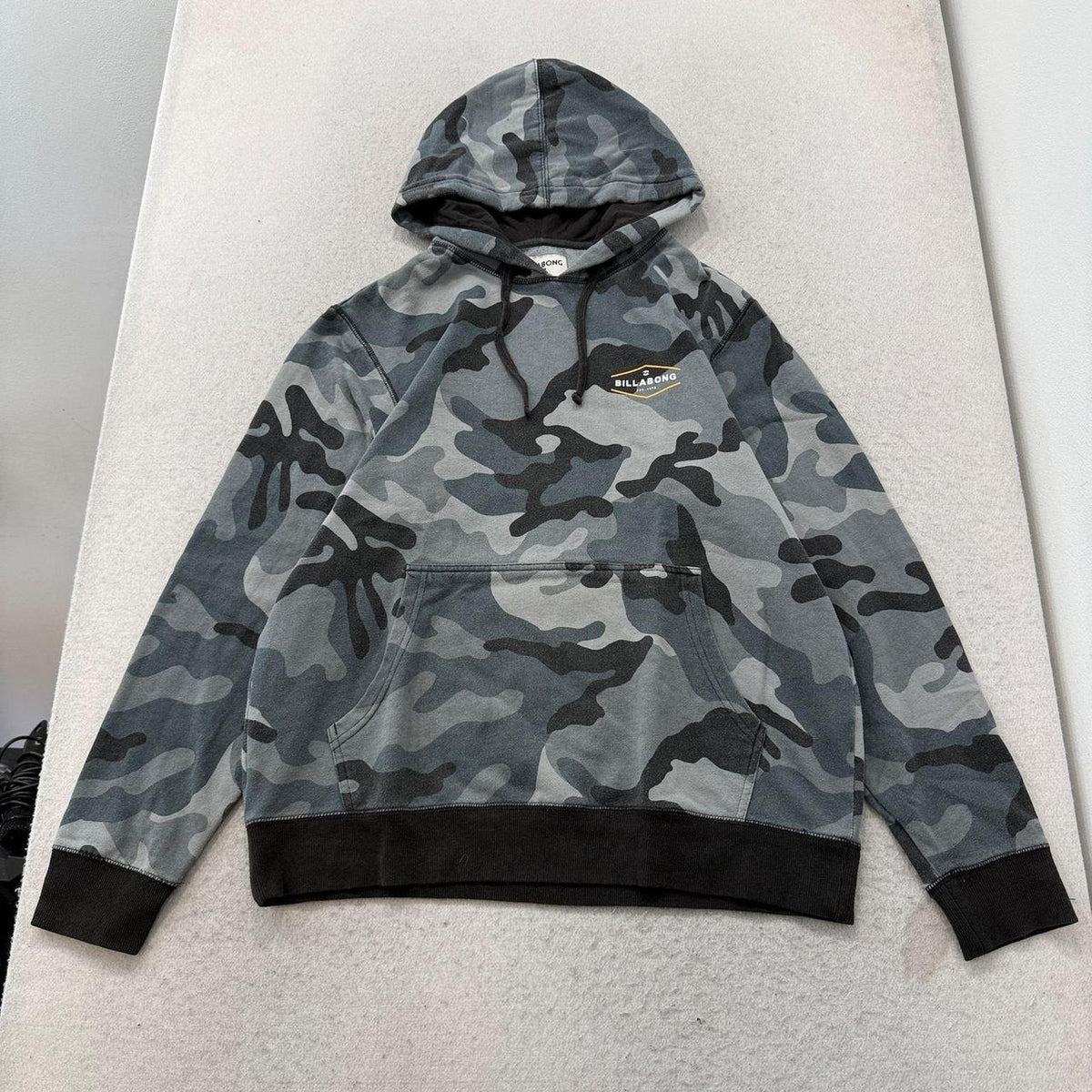 Vintage Y2K 2000's Billabong Grey Camo Boxy Pullover Hoodie