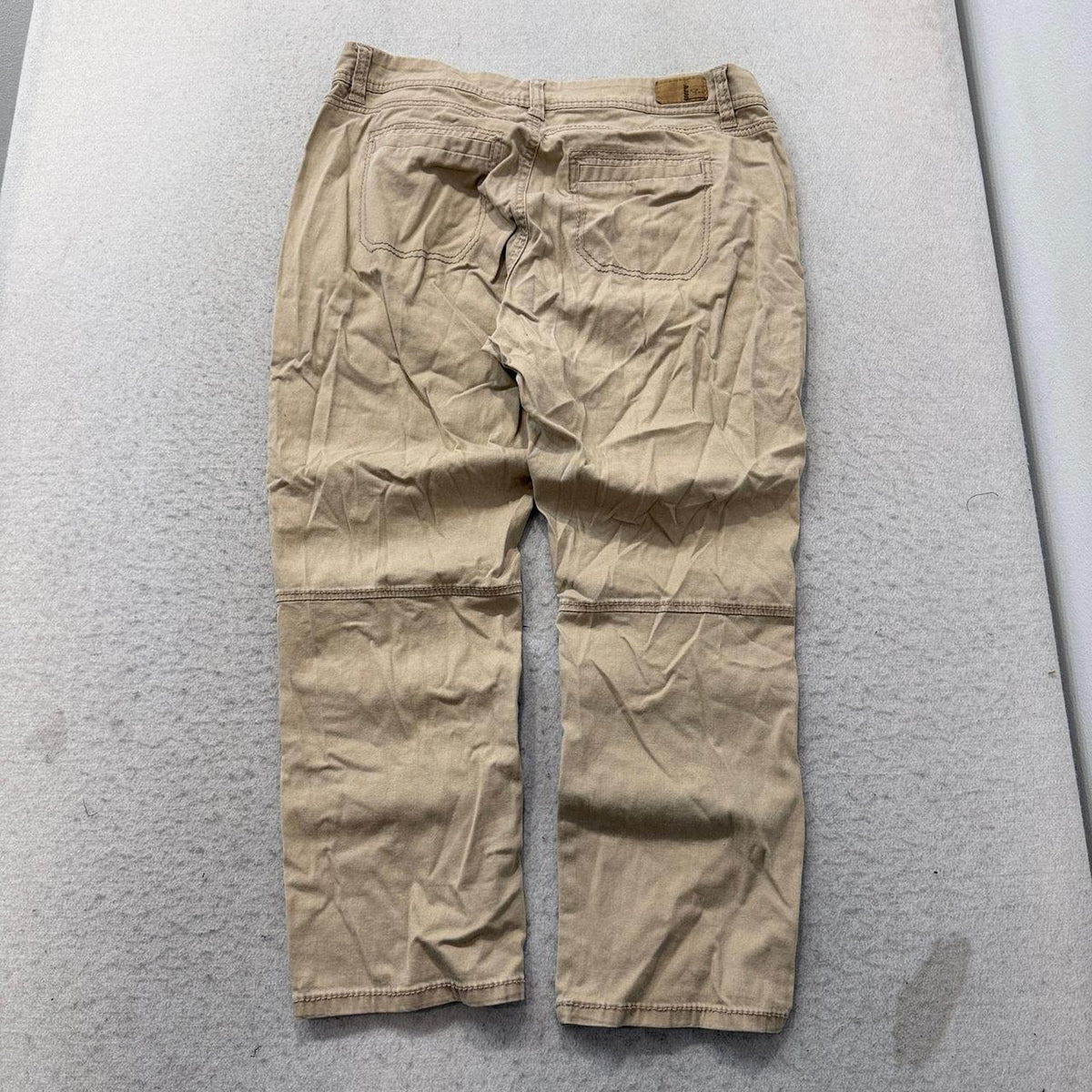 Vintage Y2K 2000's Women's Baggy Cargo Khaki Tan Pants