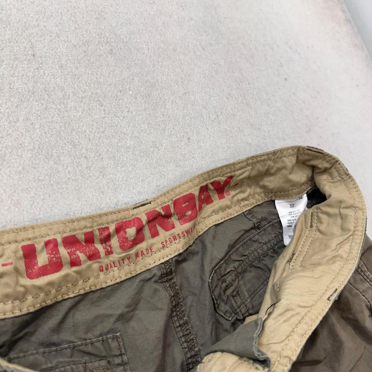Vintage Y2K 2000's Unionbay Olive Baggy Faded Cargo Shorts