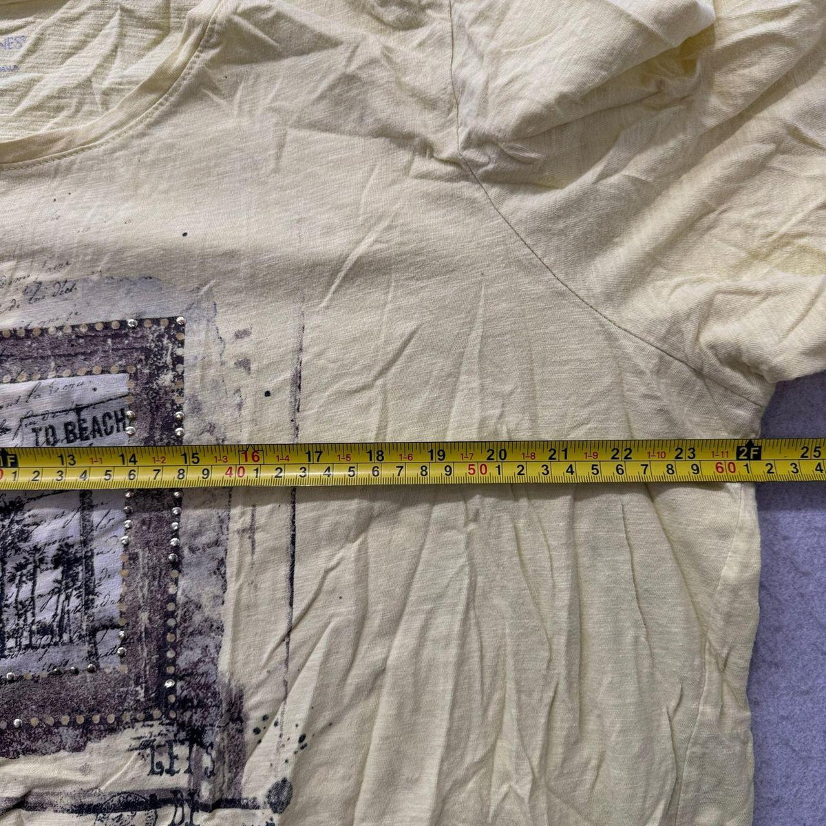 Vintage Y2K 2000's Catherines Pale Yellow Faded Graphic Tee