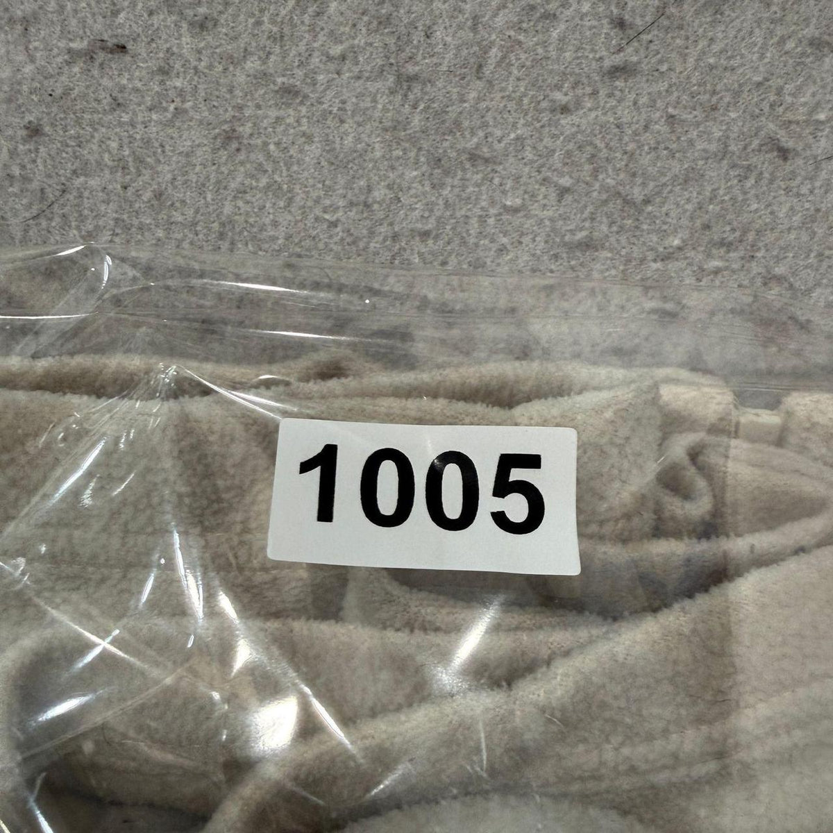 Vintage Y2K 2000's Women's Cream Black Colorblock Boxy Zip Up Fleece Jacket