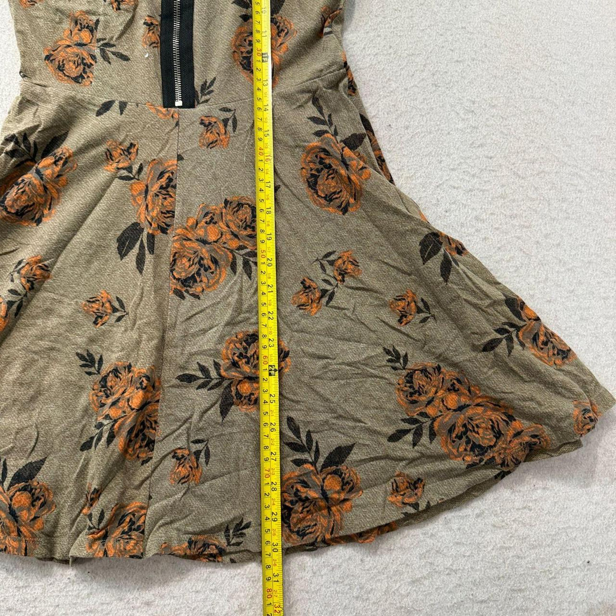 Vintage Y2K 2000's Vans Women's Sage Green Floral Graphic Flare Dress