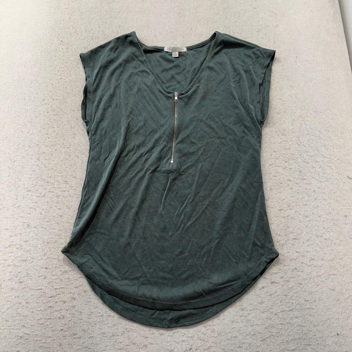 Vintage Y2K 2000's Women's Green Envelope Sage Green Boxy Blank Sleeveless Tee