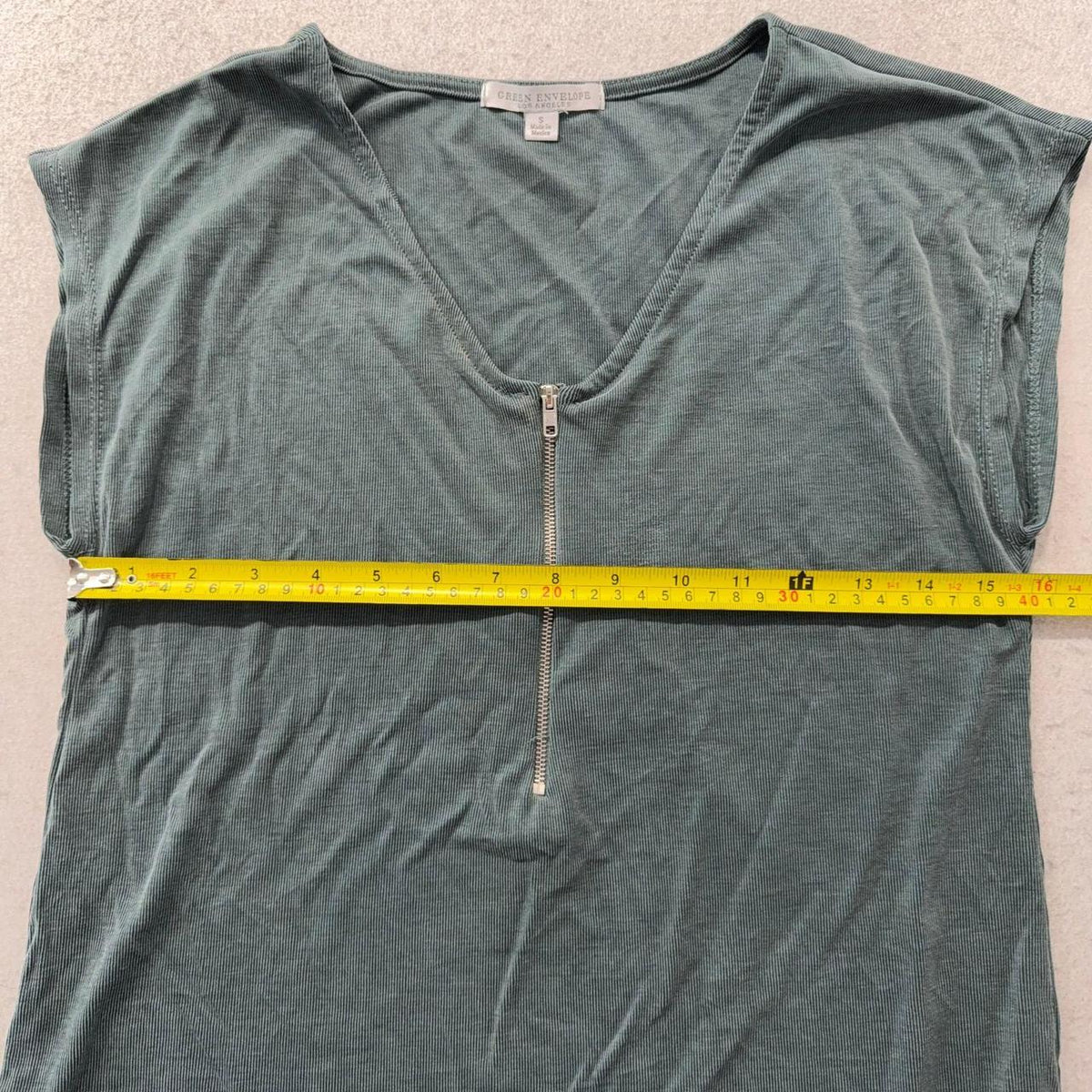 Vintage Y2K 2000's Women's Green Envelope Sage Green Boxy Blank Sleeveless Tee