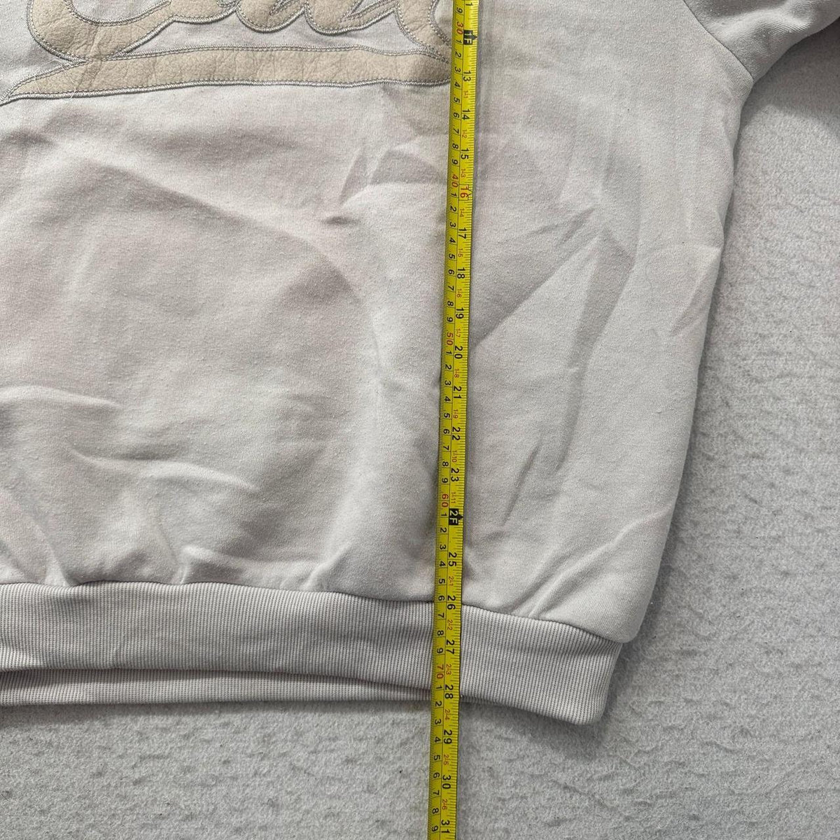 Vintage Y2K 2000's Cream Boxy Faded Graphic Crewneck Sweatshirt