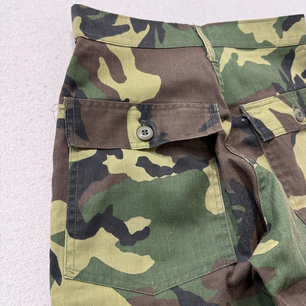 Vintage Y2K 2000's Baggy Camo Cargo Pants