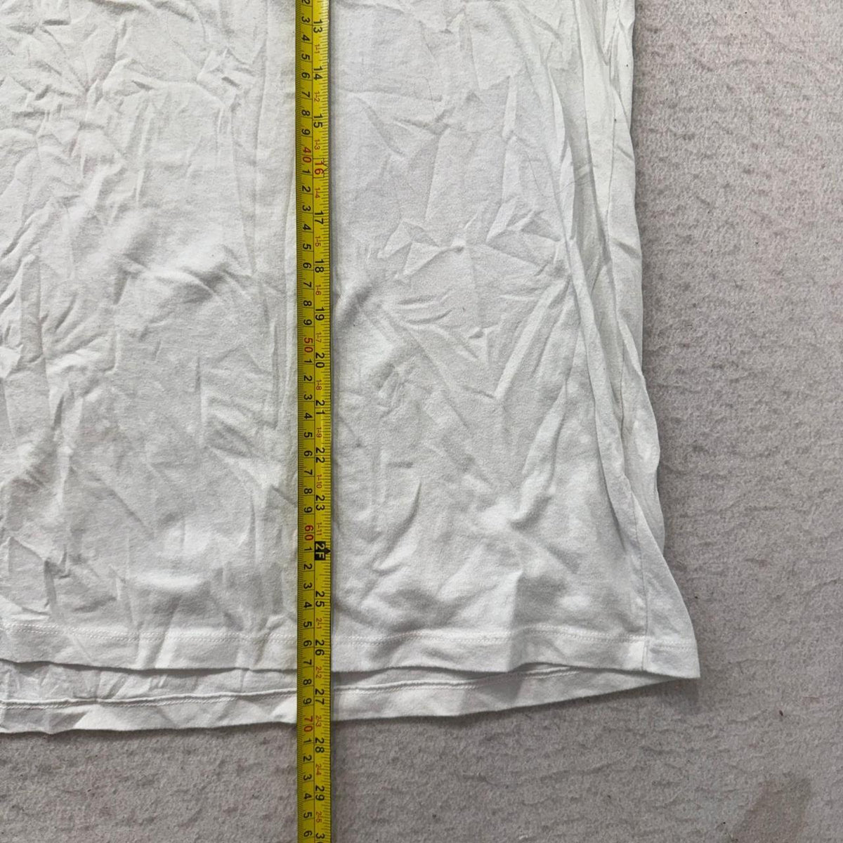 Vintage Y2K 2000's Under Armour White Oversized Graphic Tee