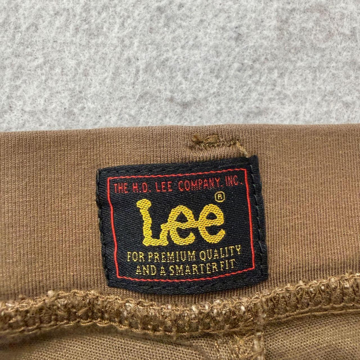 Vintage Y2K 2000's Lee Tan Khaki Baggy Cargo Shorts