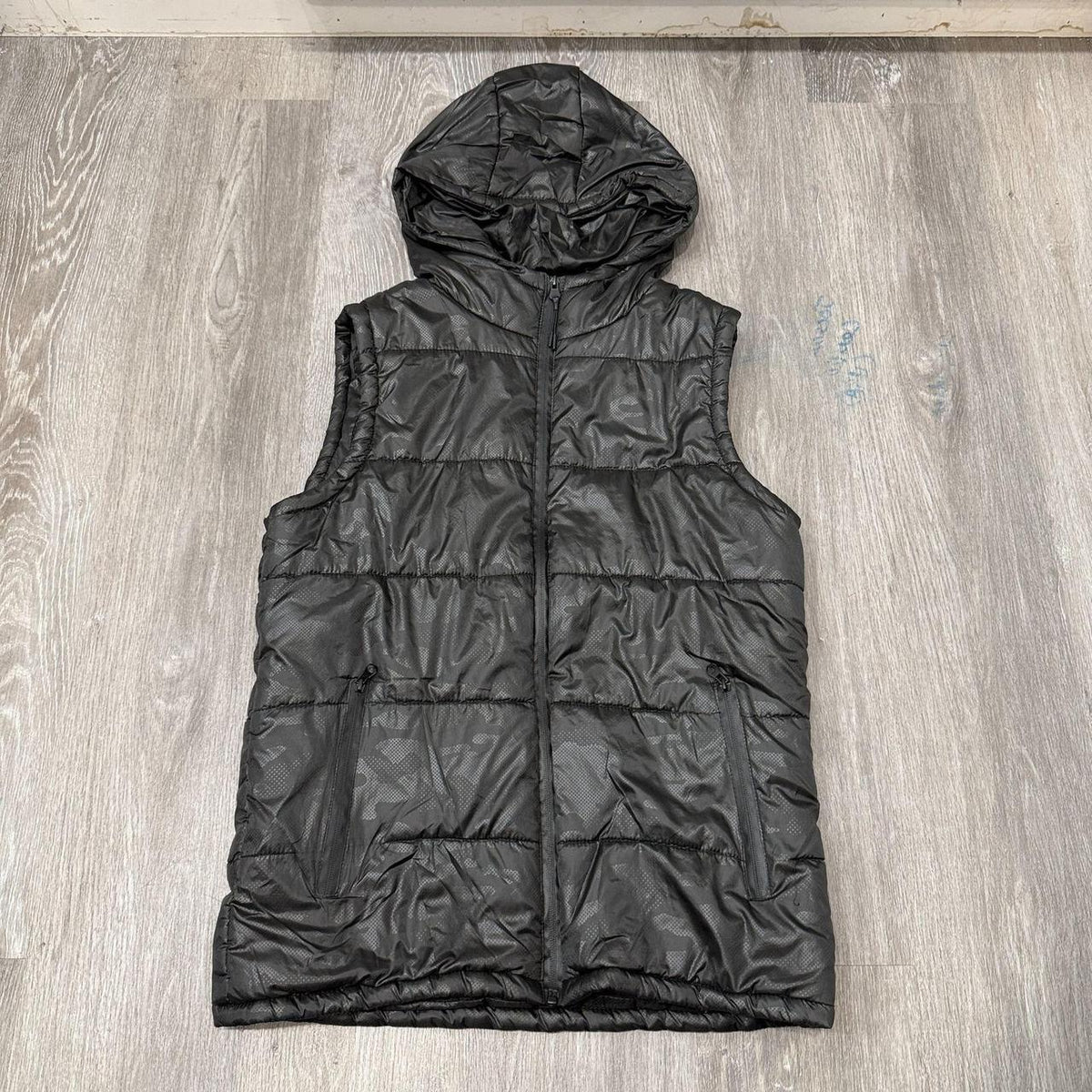 Vintage Y2K 2000's Women's Black Boxy Puffer Vest