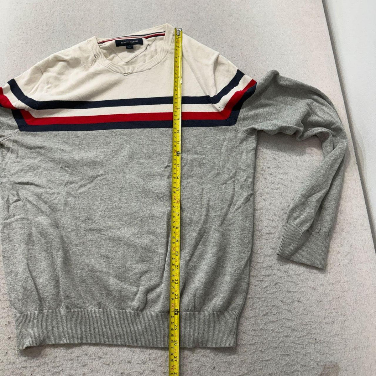 Vintage Y2K 2000's Tommy Hilfiger Cream Boxy Crewneck Sweater