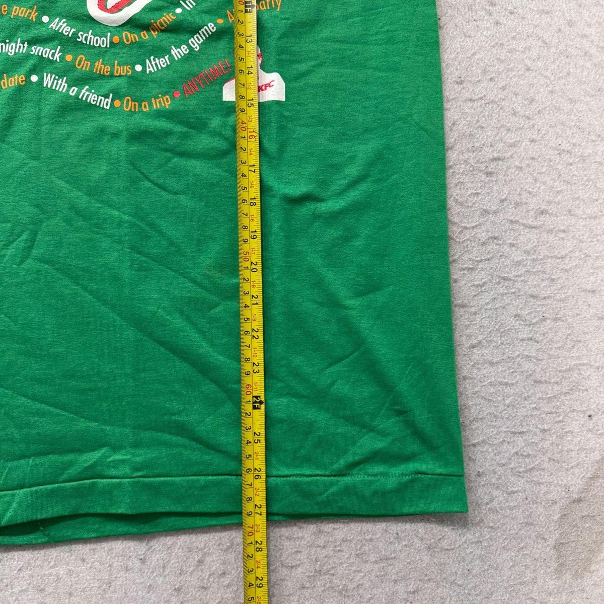 Vintage Y2K 2000's Fruit of the Loom Kelly Green Boxy Graphic Tee