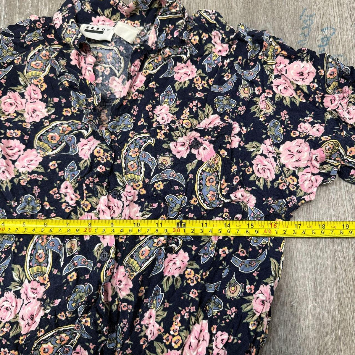 Vintage Y2K 2000's Women's Navy Boxy Floral Paisley Print Button Up Shirt