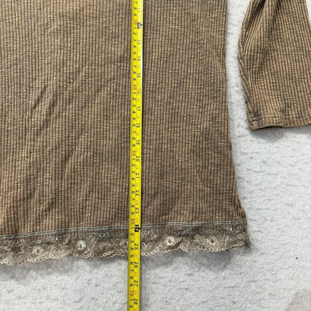Vintage Y2K 2000's Women's Beige Ribbed Knit Lace Trim Long Sleeve Top