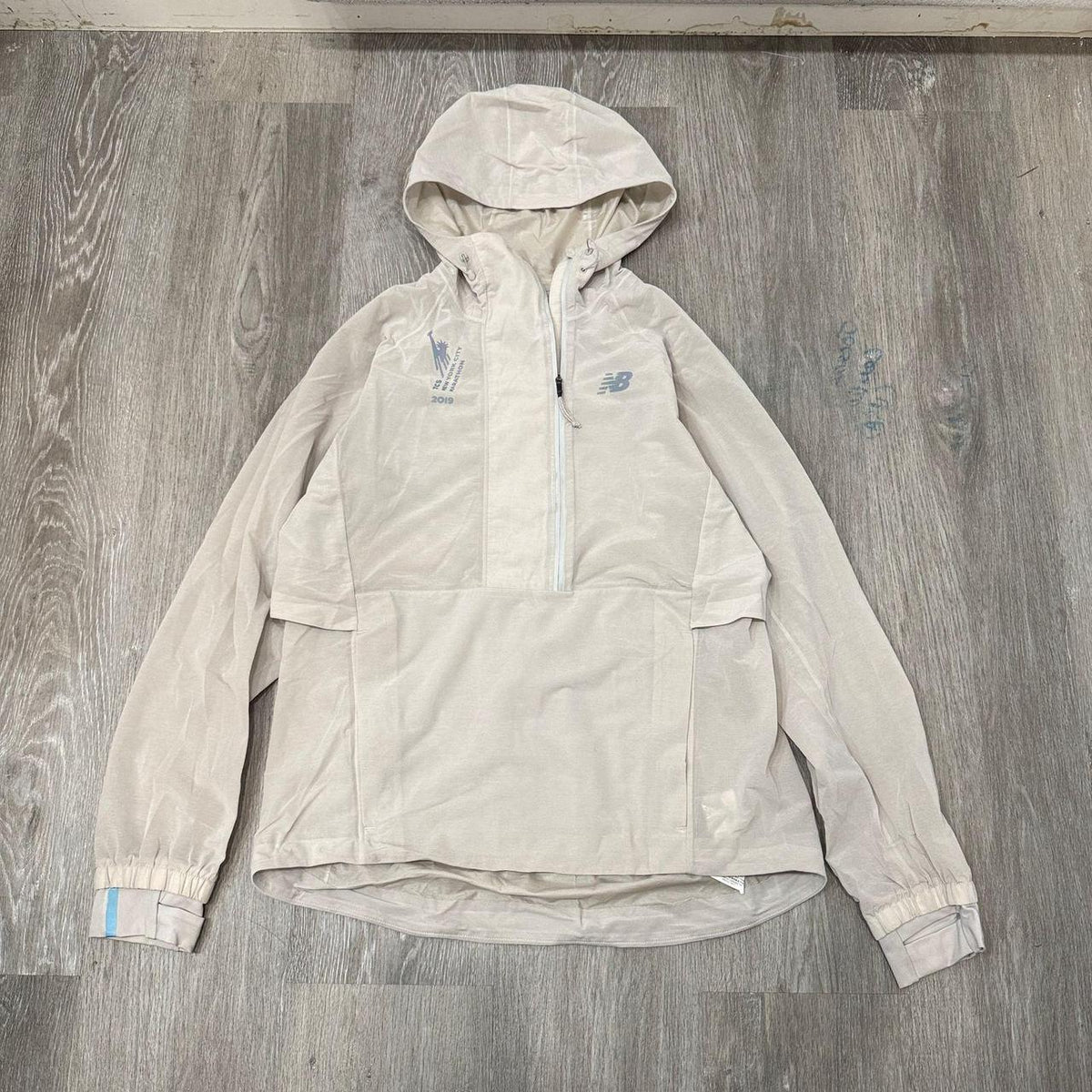 Vintage Y2K 2000's Women's New Balance Cream Boxy Windbreaker Jacket
