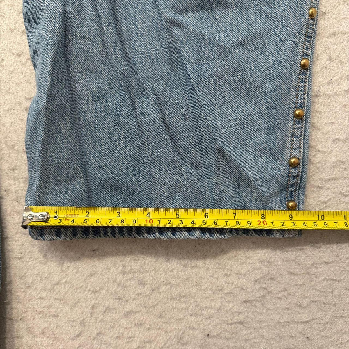 Vintage Y2K 2000's Women's Universal Thread Baggy Faded Jeans