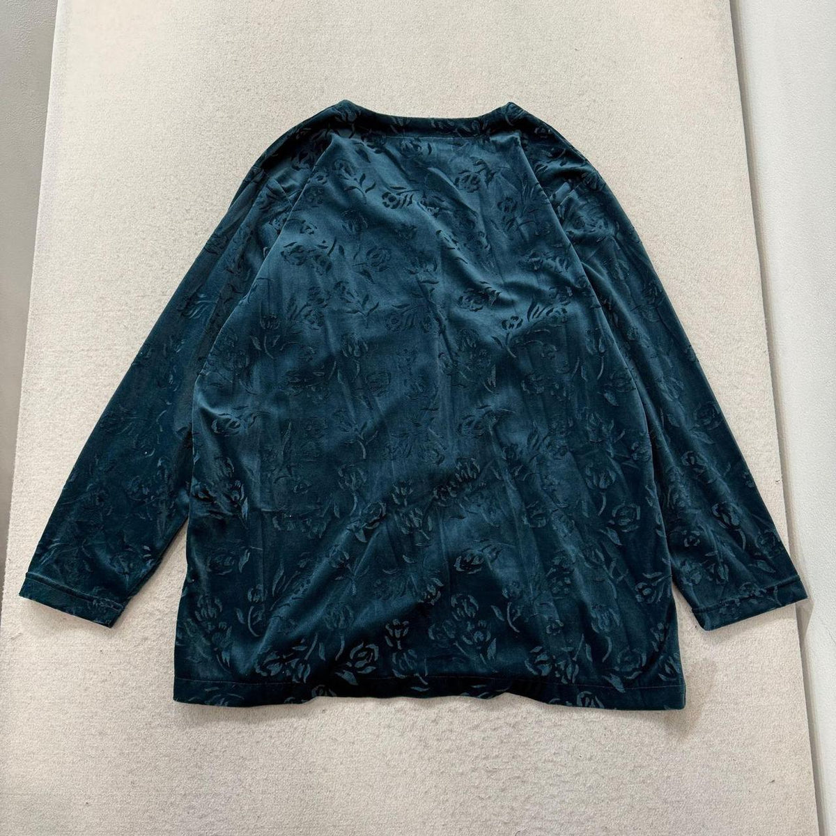 Vintage 90s Women's Oversized Teal Velvet Floral Cardigan