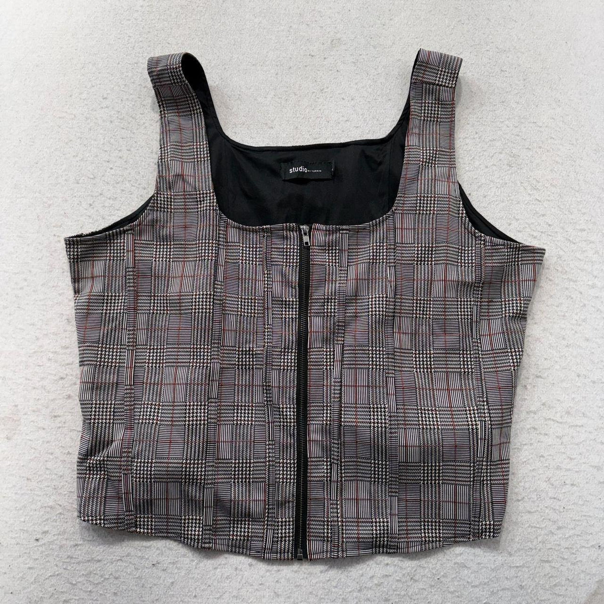 Vintage Y2K 2000's Women's Studio by Torrid Grey Plaid Boxy Crop Tank