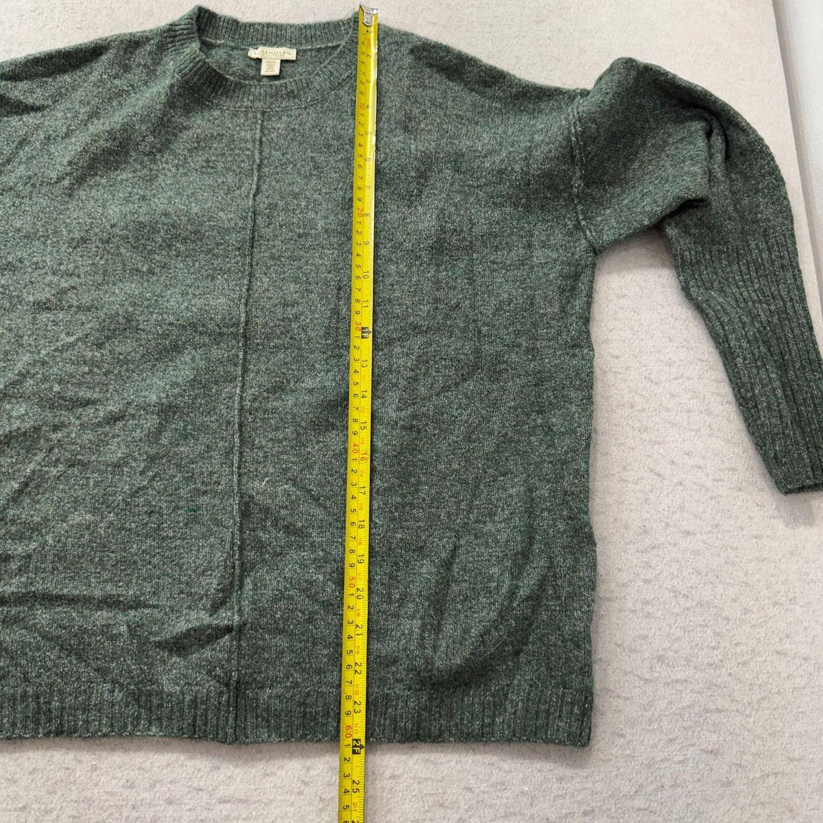 Vintage Y2K 2000's Women's Sage Green Boxy Wool Blend Crew Neck Sweater