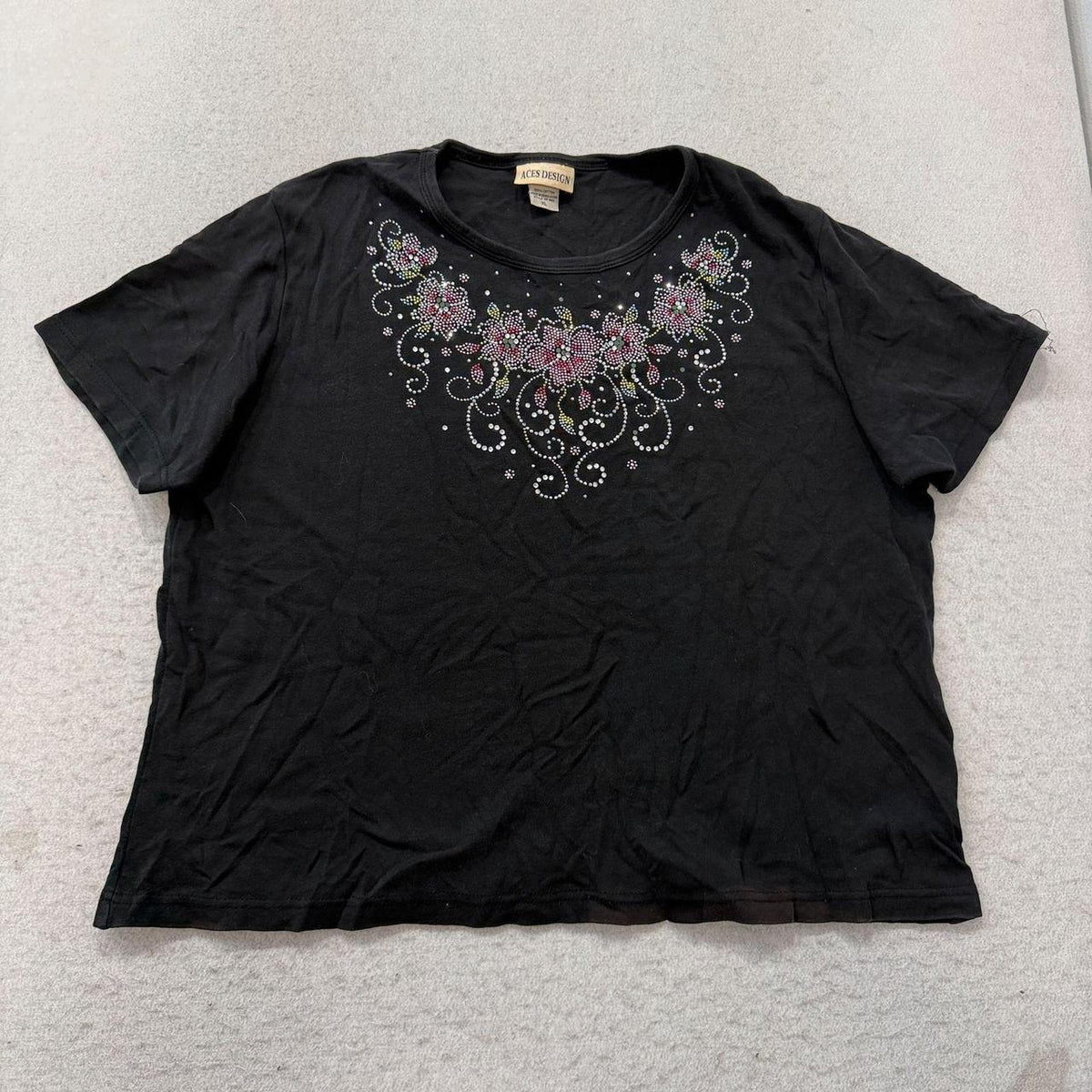 Vintage Y2K 2000's Women's Aces Design Black Graphic Floral Beaded Tee