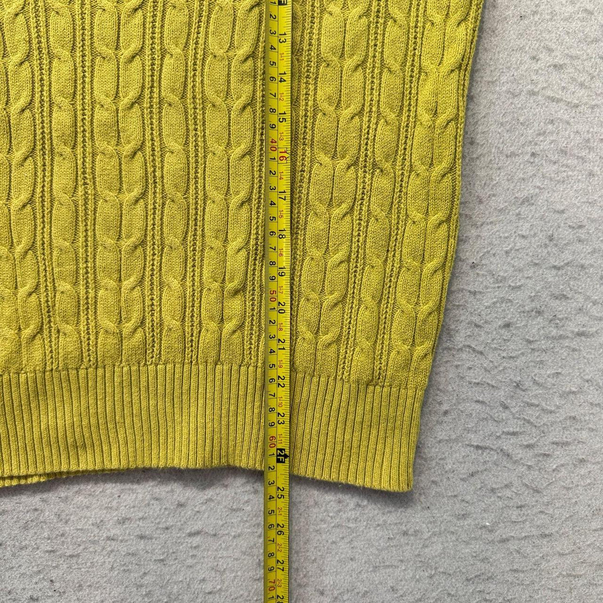 Vintage Y2K 2000's Women's Yellow Boxy Cable Knit Sweater