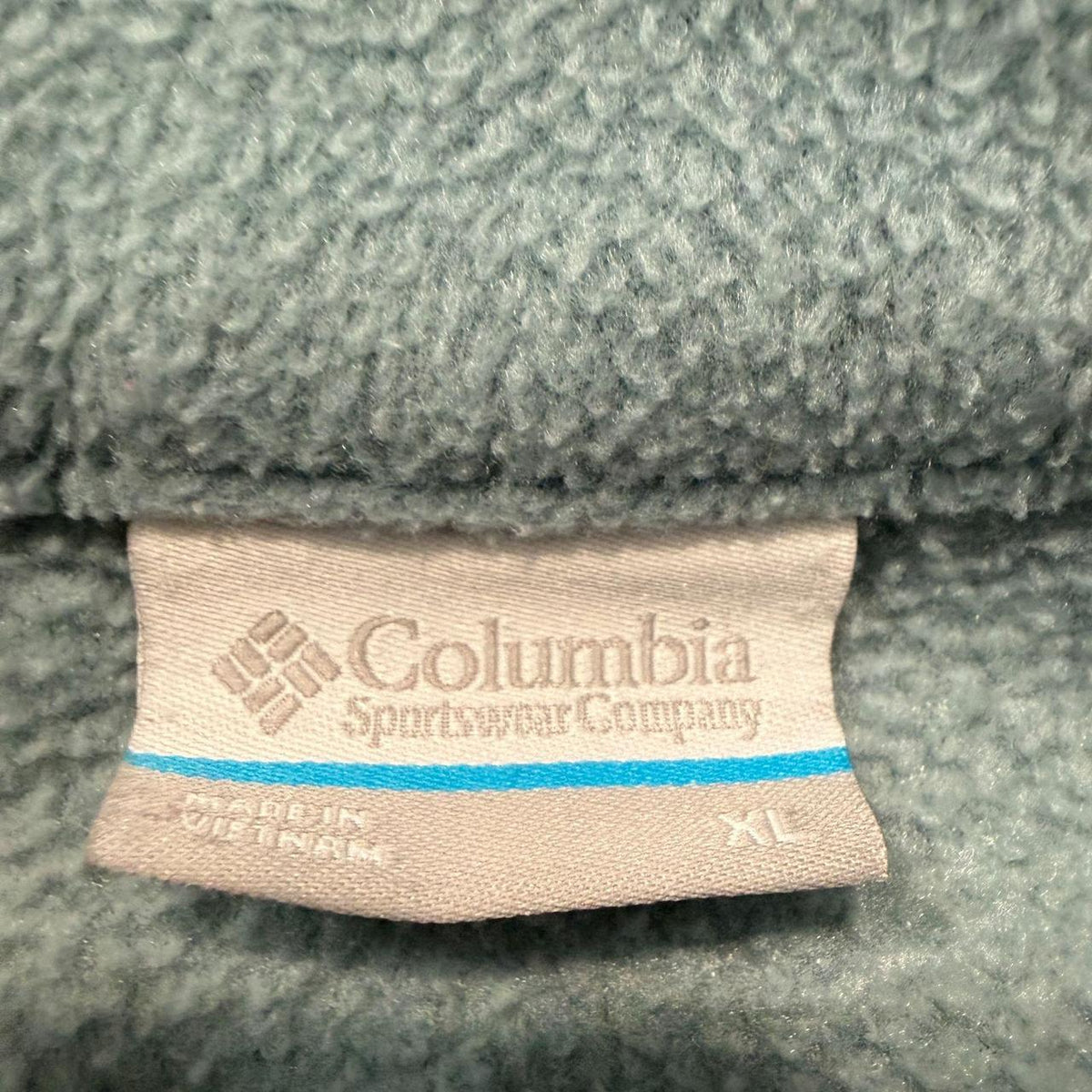 Vintage Y2K 2000's Women's Columbia Sage Green Zip Up Fleece Jacket